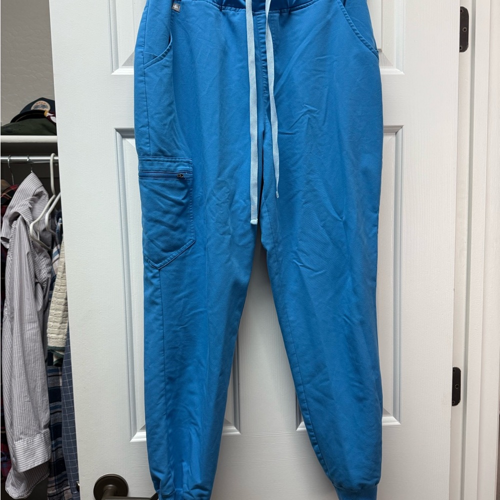 Figs capri blue jogger scrub pants